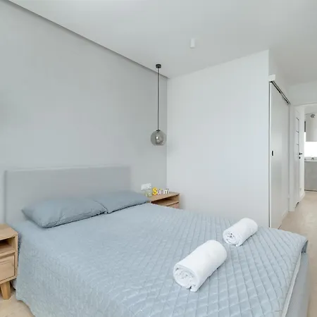 Charming With A Balcony In By Renters Διαμέρισμα *