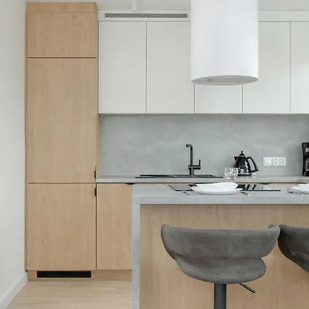 Charming With A Balcony In By Renters Διαμέρισμα *