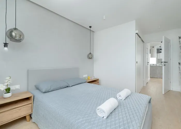 Charming With A Balcony In By Renters Appartement *