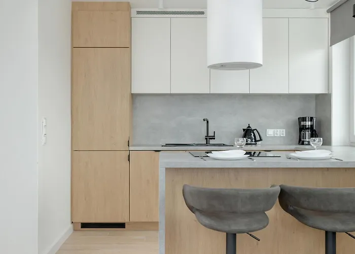 Charming With A Balcony In By Renters Appartement *